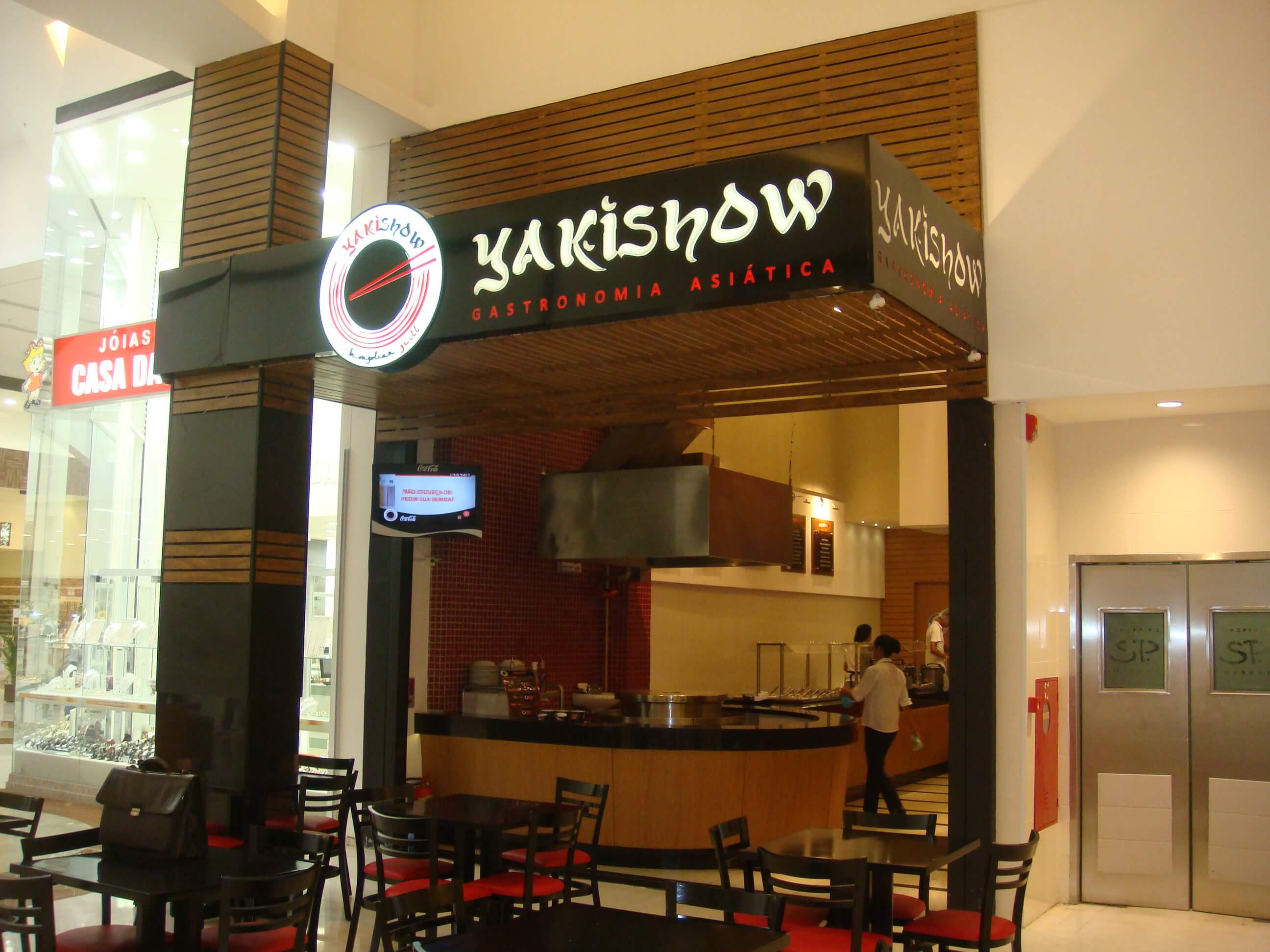 Yakishow